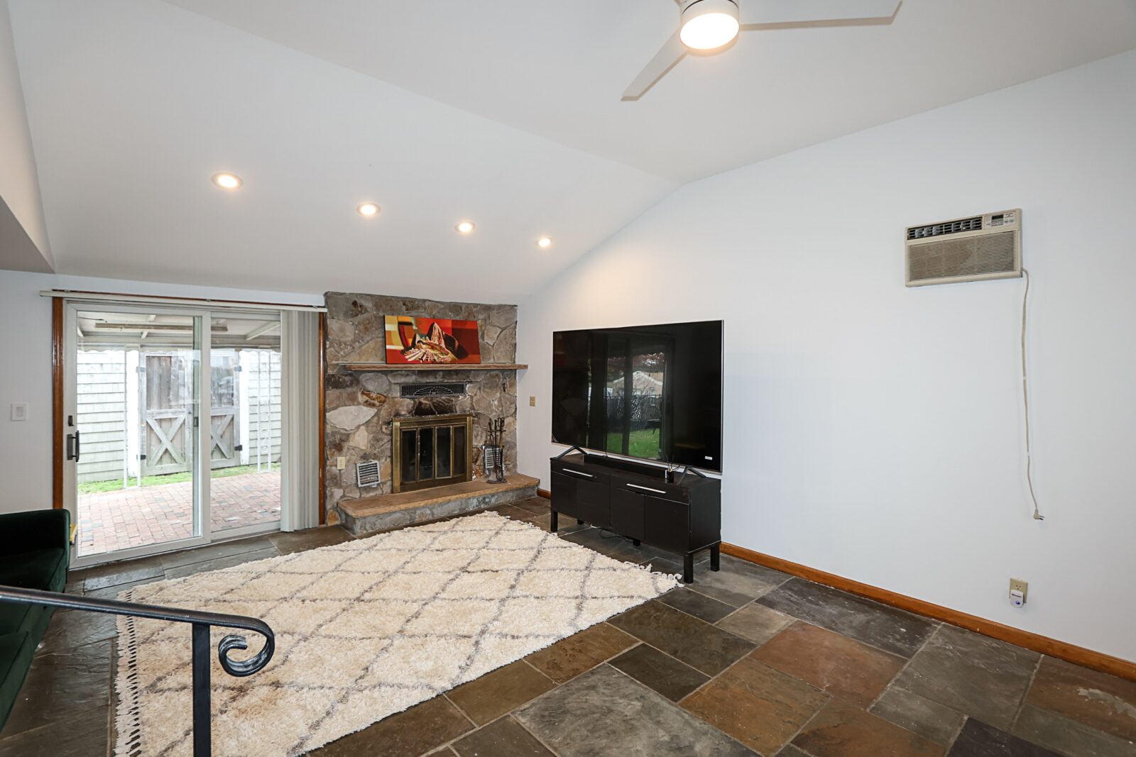 49 East Ave, Glen Cove 12-min 49 East Ave, Glen Cove 12-min