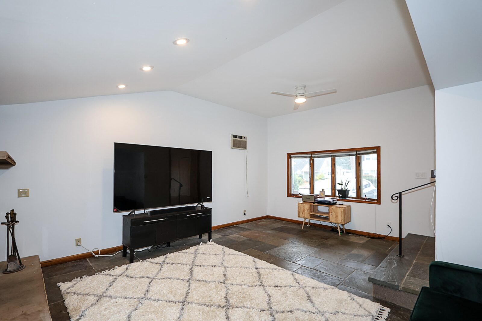 49 East Ave, Glen Cove 14-min 49 East Ave, Glen Cove 14-min