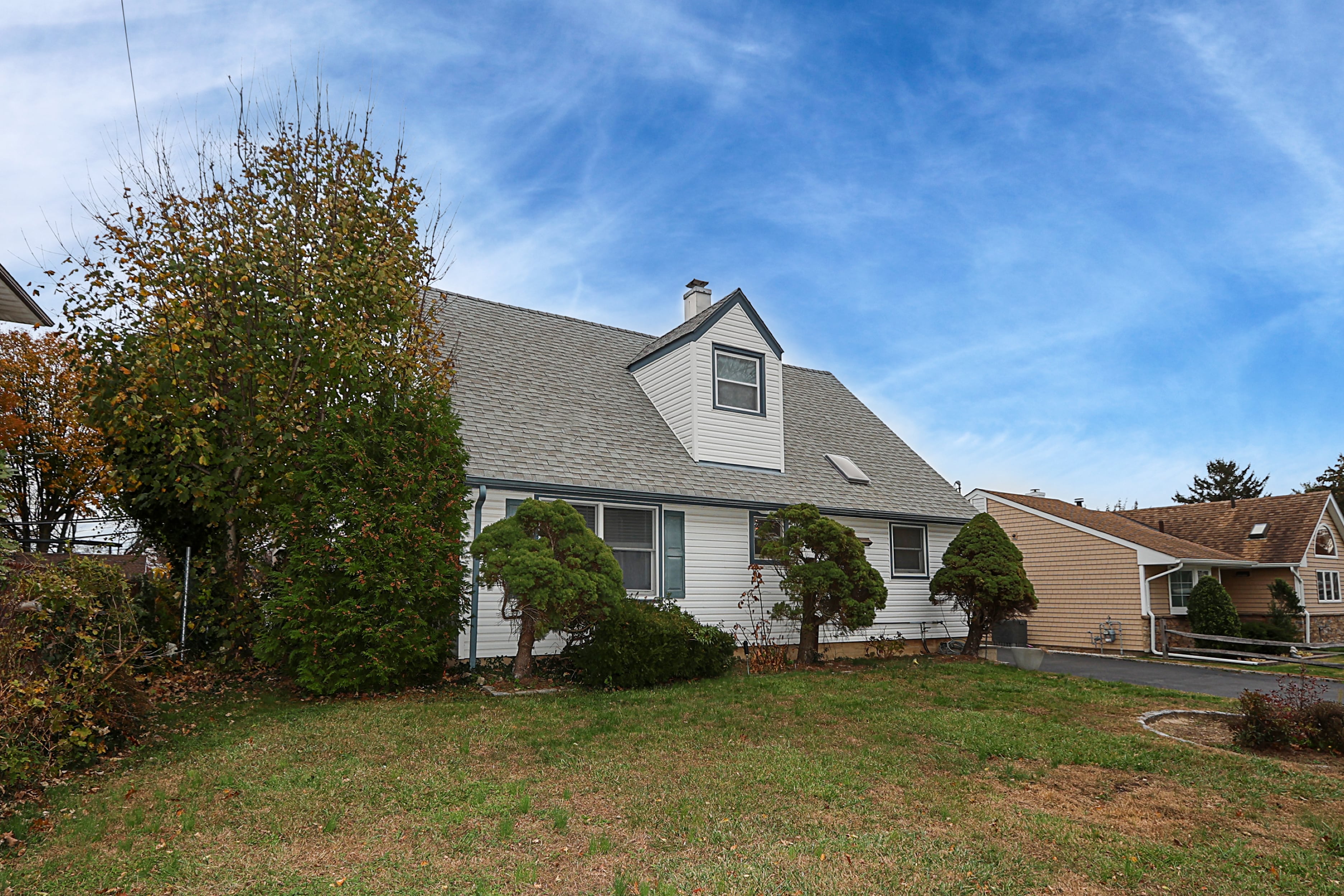 49 East Ave, Glen Cove 3-min 49 East Ave, Glen Cove 3-min