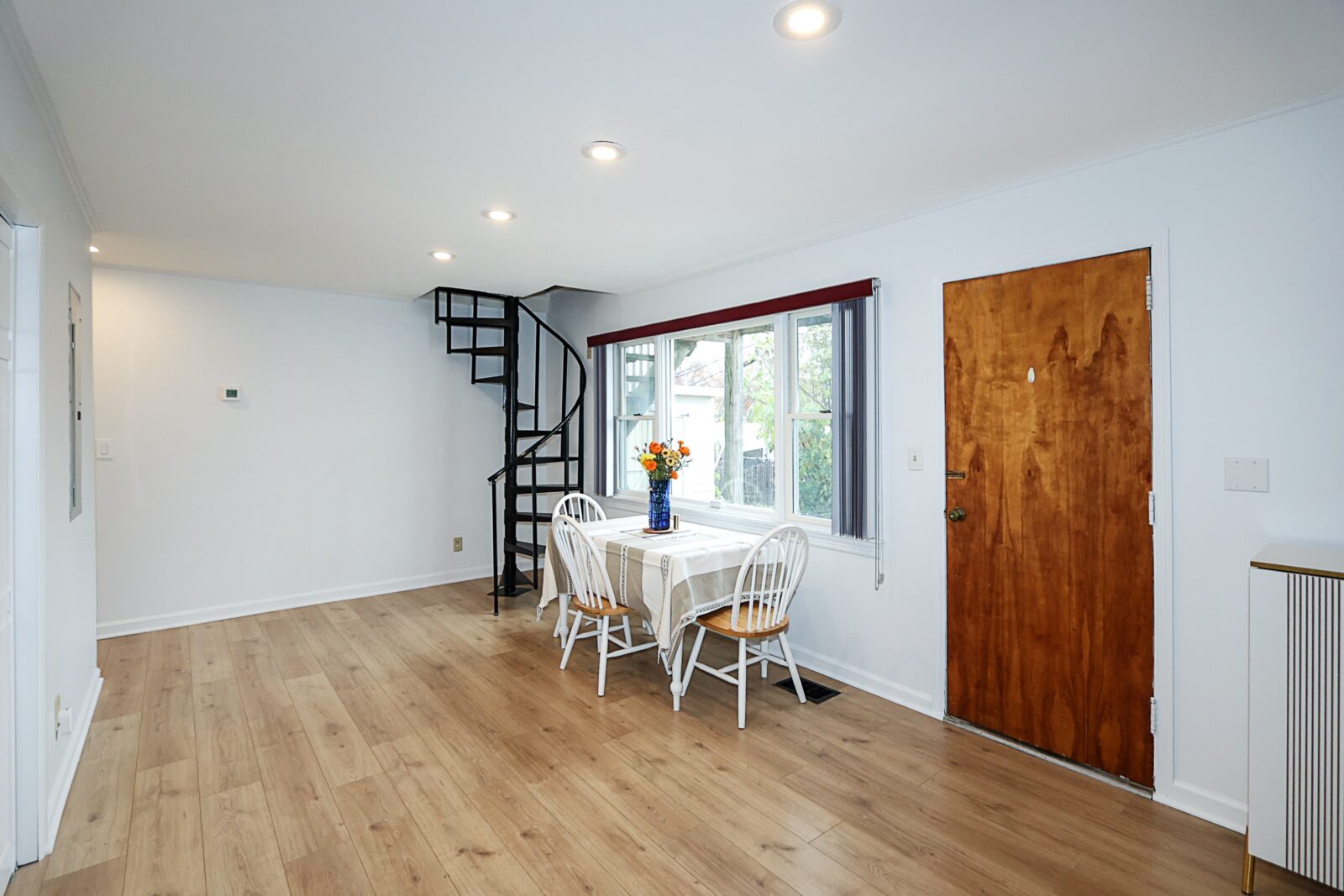 49 East Ave, Glen Cove 4-min 49 East Ave, Glen Cove 4-min