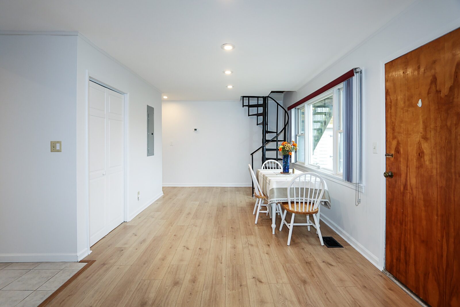 49 East Ave, Glen Cove 5-min 49 East Ave, Glen Cove 5-min